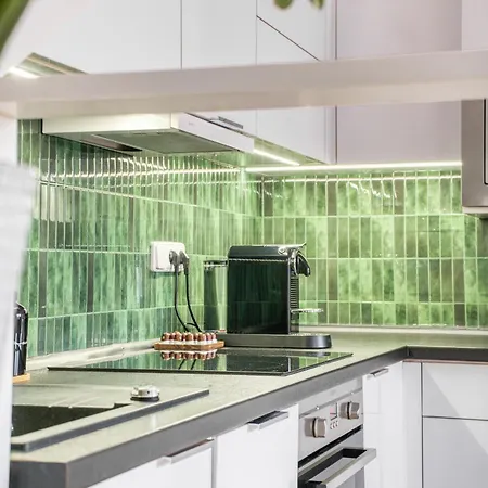 Sunset & Bloom Attic - Near Parks & Cafes Apartment Prague