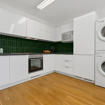 Sunset & Bloom Attic - Near Parks & Cafes Apartamento *