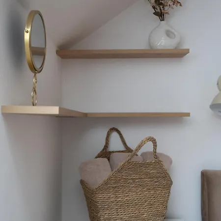 Sunset & Bloom Attic - Near Parks & Cafes *