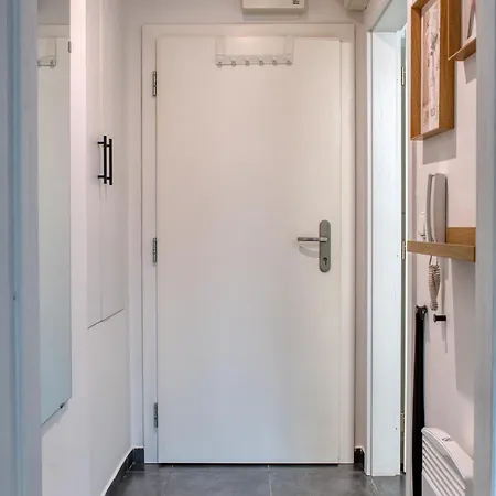 Sunset & Bloom Attic - Near Parks & Cafes Apartamento *