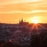 Sunset & Bloom Attic - Near Parks & Cafes *