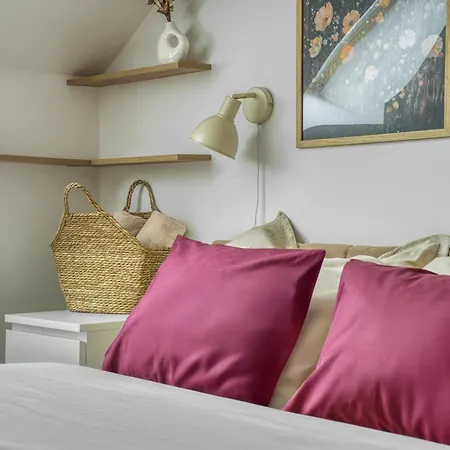 Sunset & Bloom Attic - Near Parks & Cafes شقة *