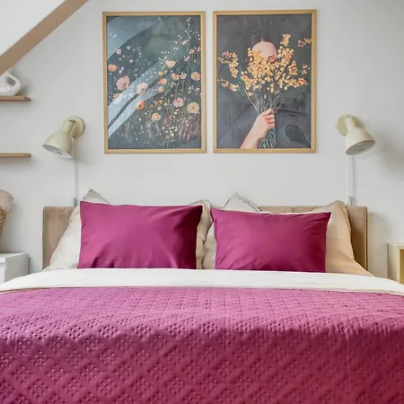 Apartamento Sunset & Bloom Attic - Near Parks & Cafes *