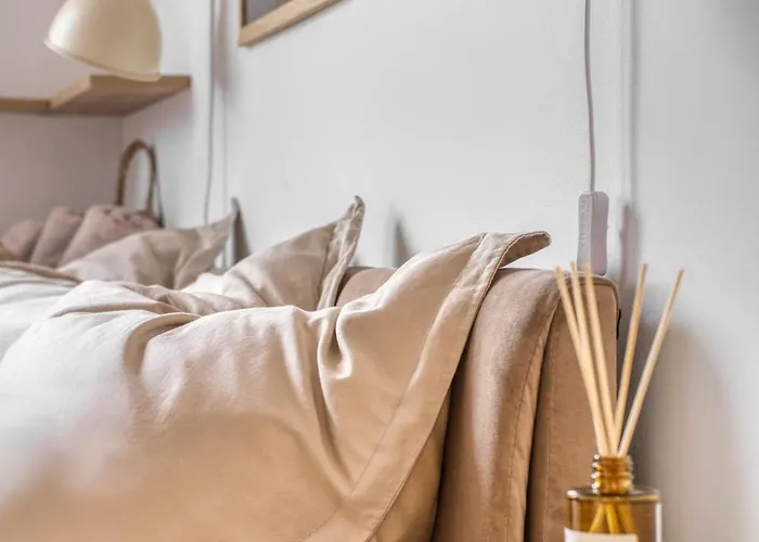 Apartamento Sunset & Bloom Attic - Near Parks & Cafes